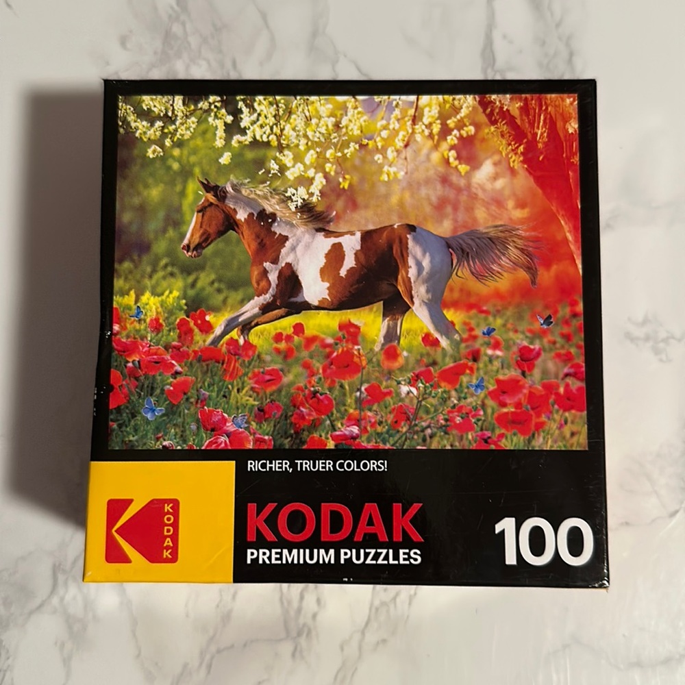 Kodak Meadow Run Horse Puzzle - 100 Piece Set